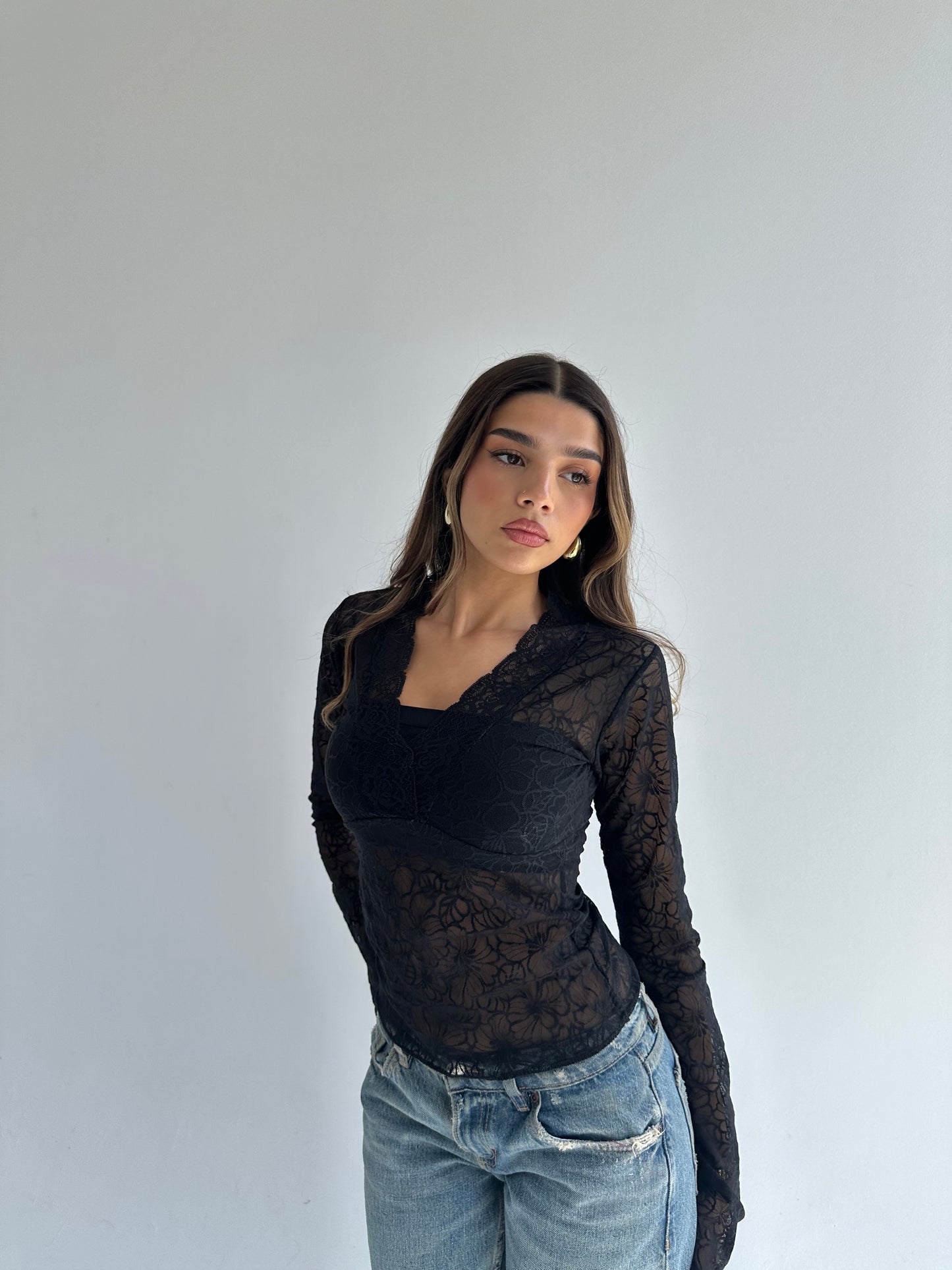 luna v-neck lace top