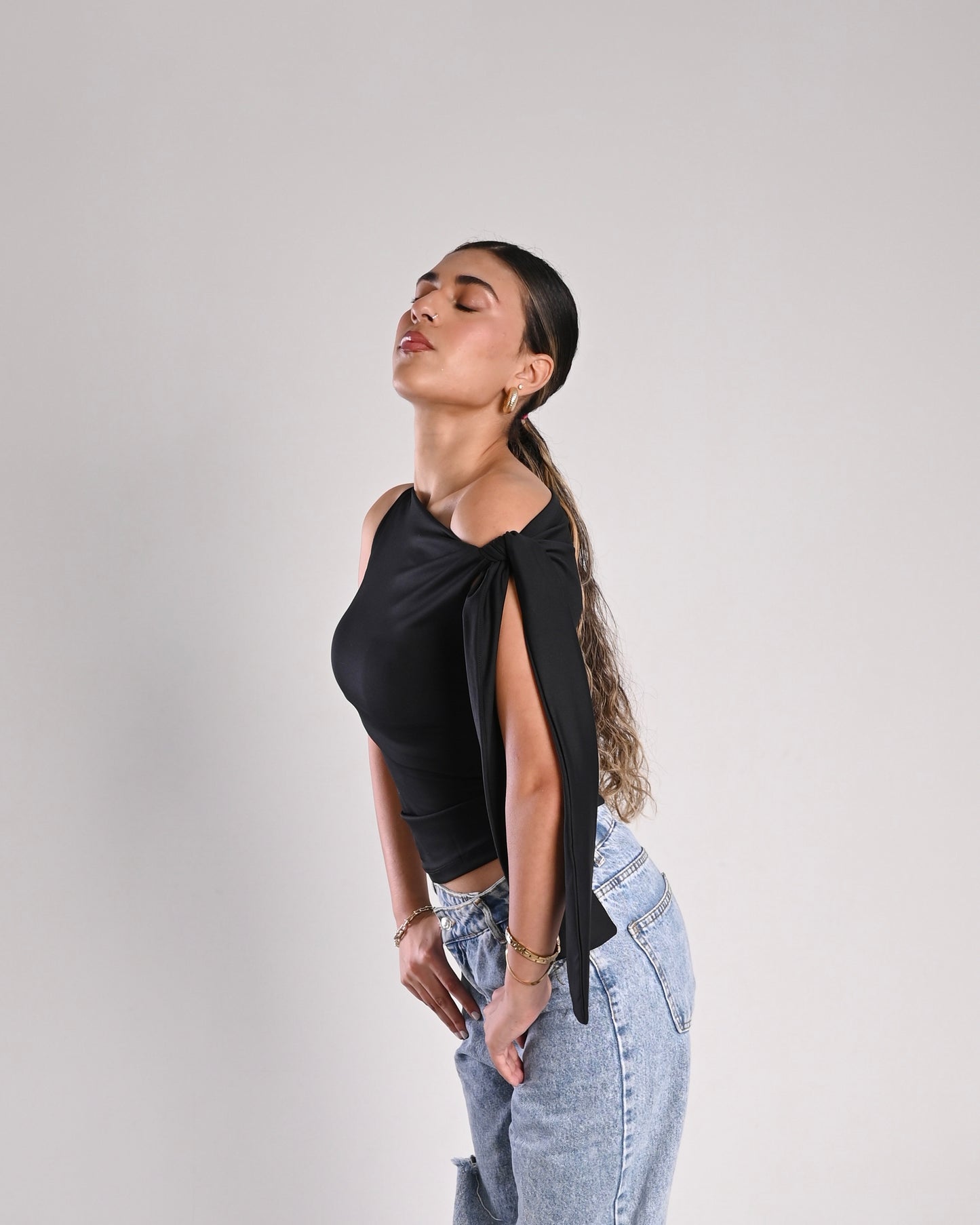 Knotted top