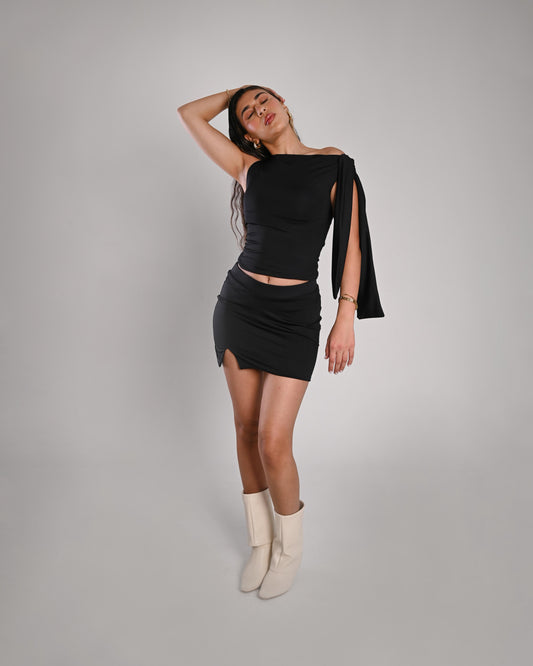 V notched mini skirt